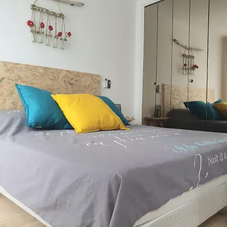 Joli T2 Traversant. Calme Et 5 Mn Des Plages Apartment Saint-Raphael (Var)